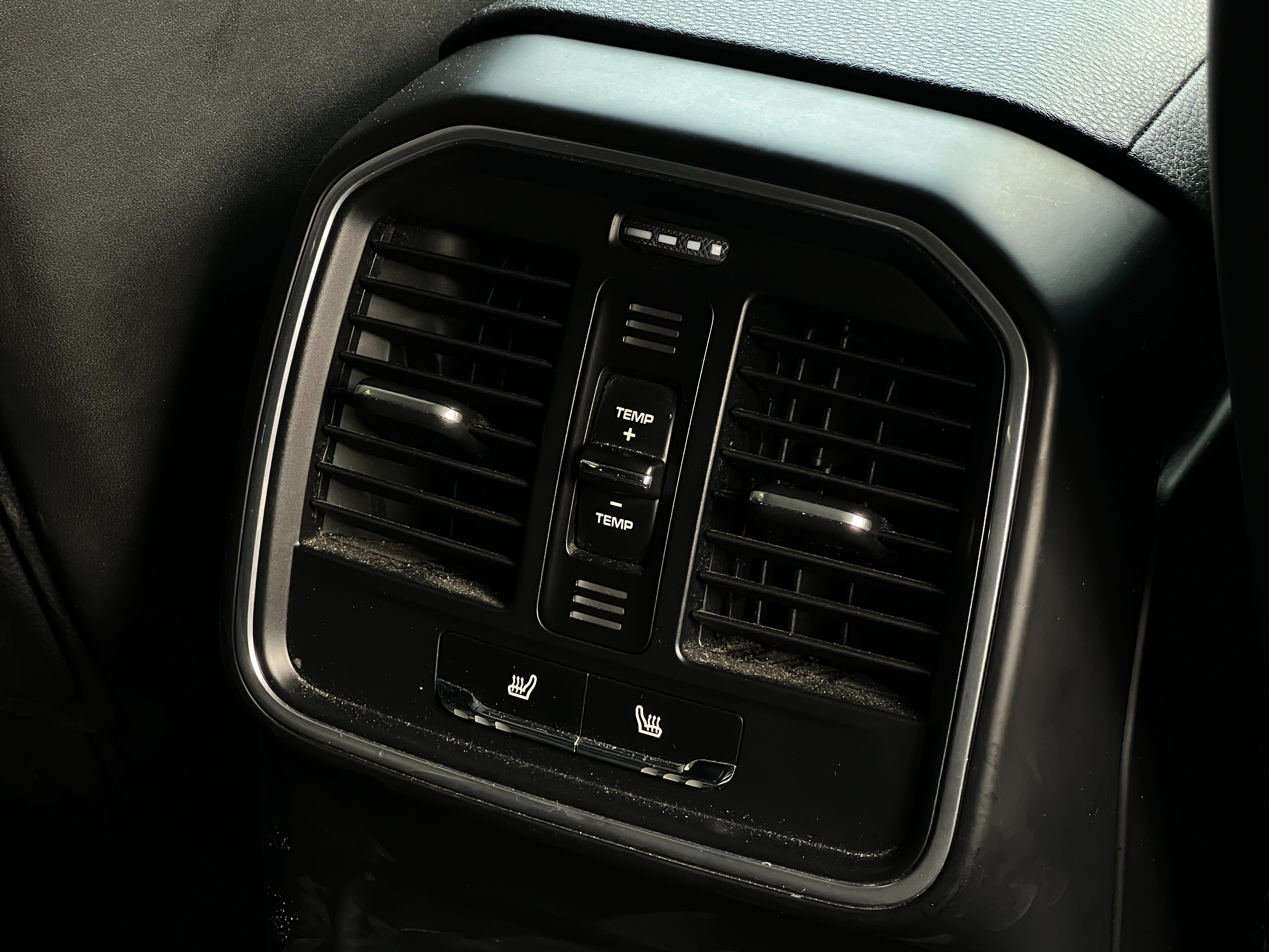 2018 Porsche Macan s - Image 18